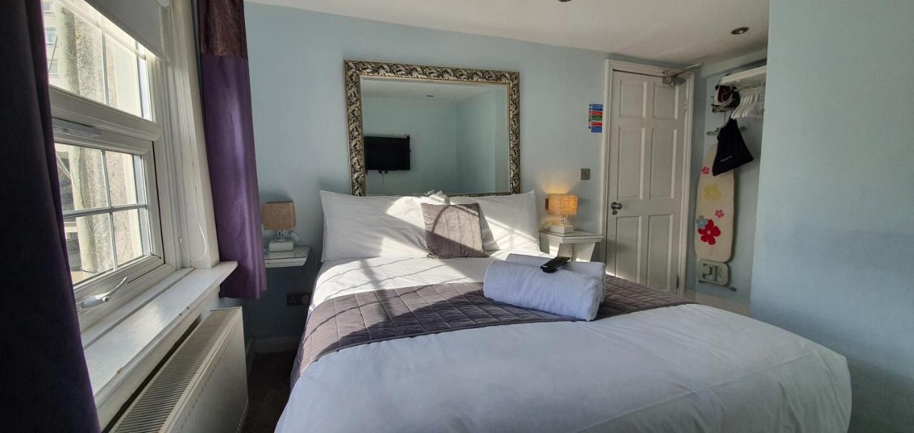 Double Room Private Bathroom
