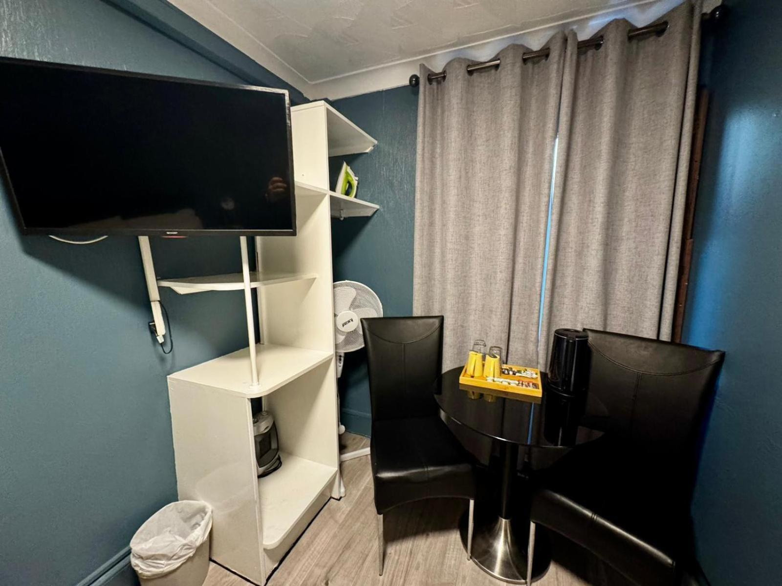 Double Room Private Bathroom