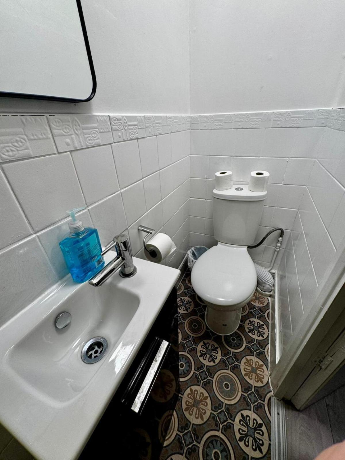 Double Room Private Bathroom