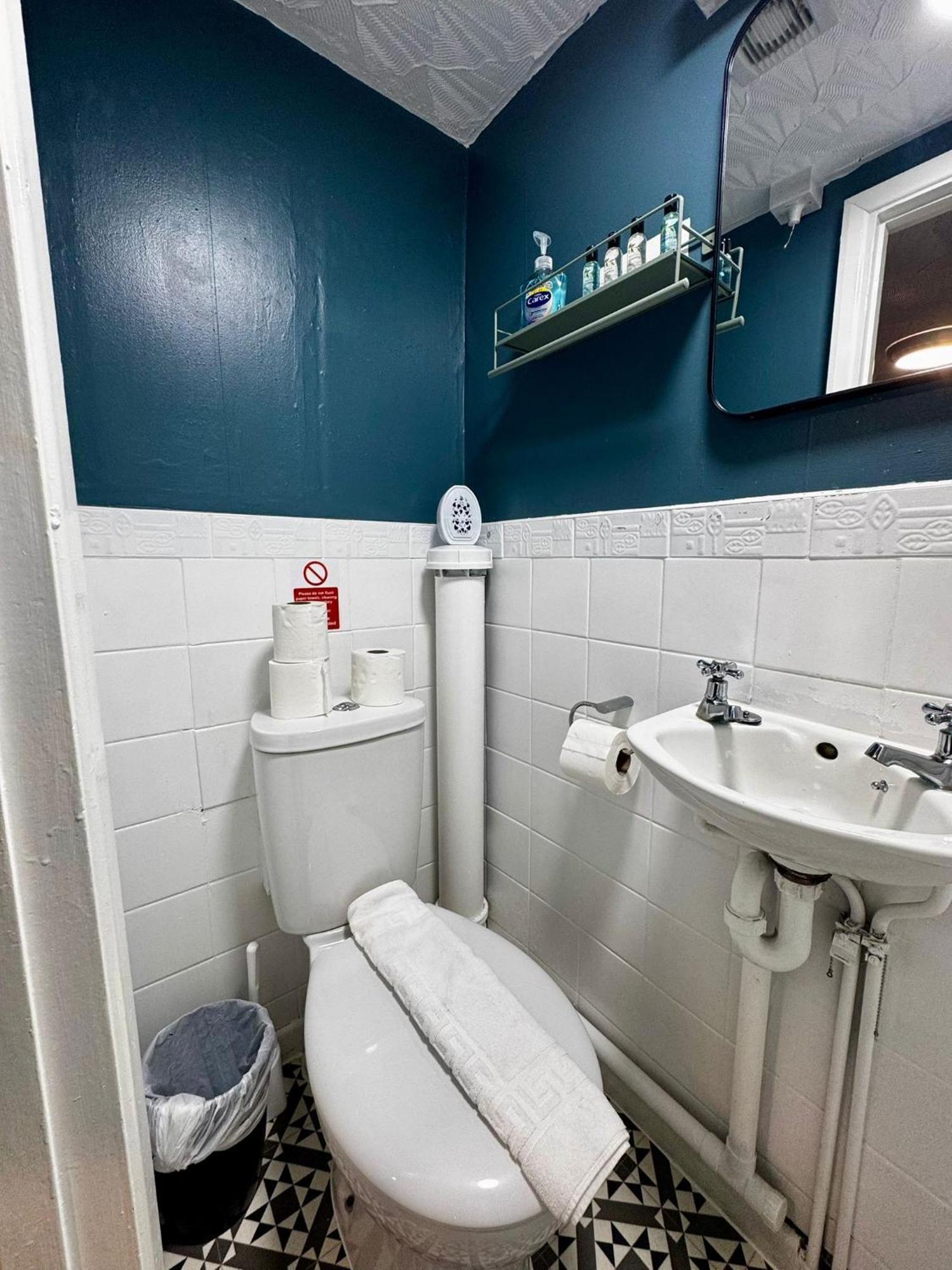 Double Room Private Bathroom
