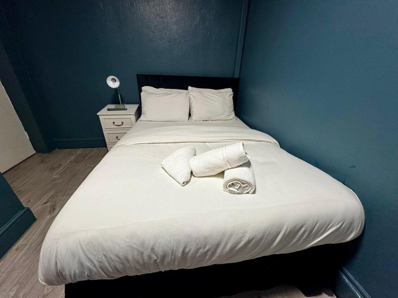 Double Room Private Bathroom