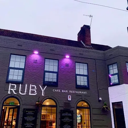 Ruby Pub & Hotel-3