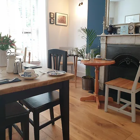 Starlings Guest House-2